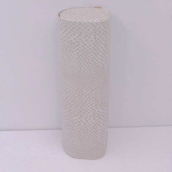 JIMMY CHOO GLASSES/SUNGLASSES CASE, FAUX SNAKE LEATHER, TAN & WHITE, 6.5” X 2.5” - Picture 5 of 13